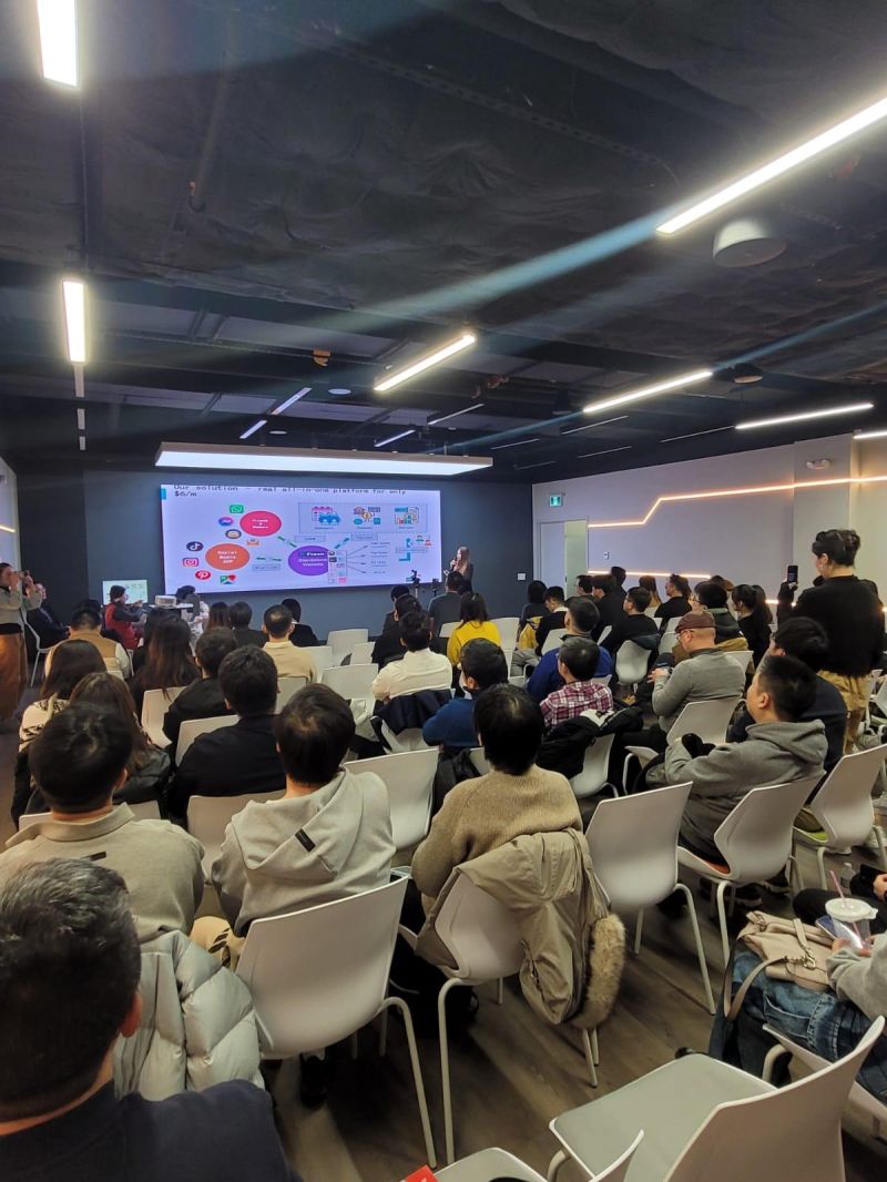 Alice Ksendzova walking an investor audience through a competitor analysis
